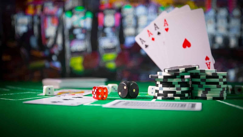 Chia sẻ luật chơi cổng game poker cho người mới