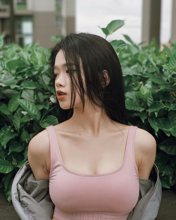 Tiểu sử của Linh Ka – hot girl 10x xinh đẹp nhưng lắm thị phi